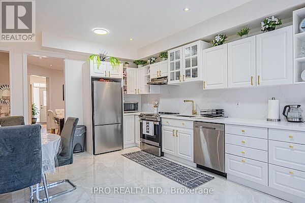 Brampton 3 bedrooms House for rent. Property photo: 635411-2