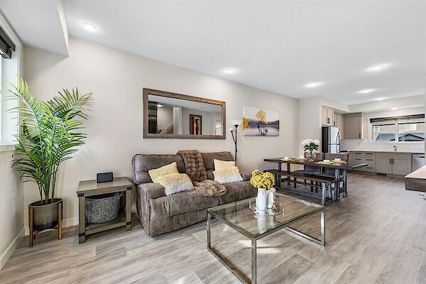 Calgary 4 bedrooms Townhouse for rent. Property photo: 635464-3