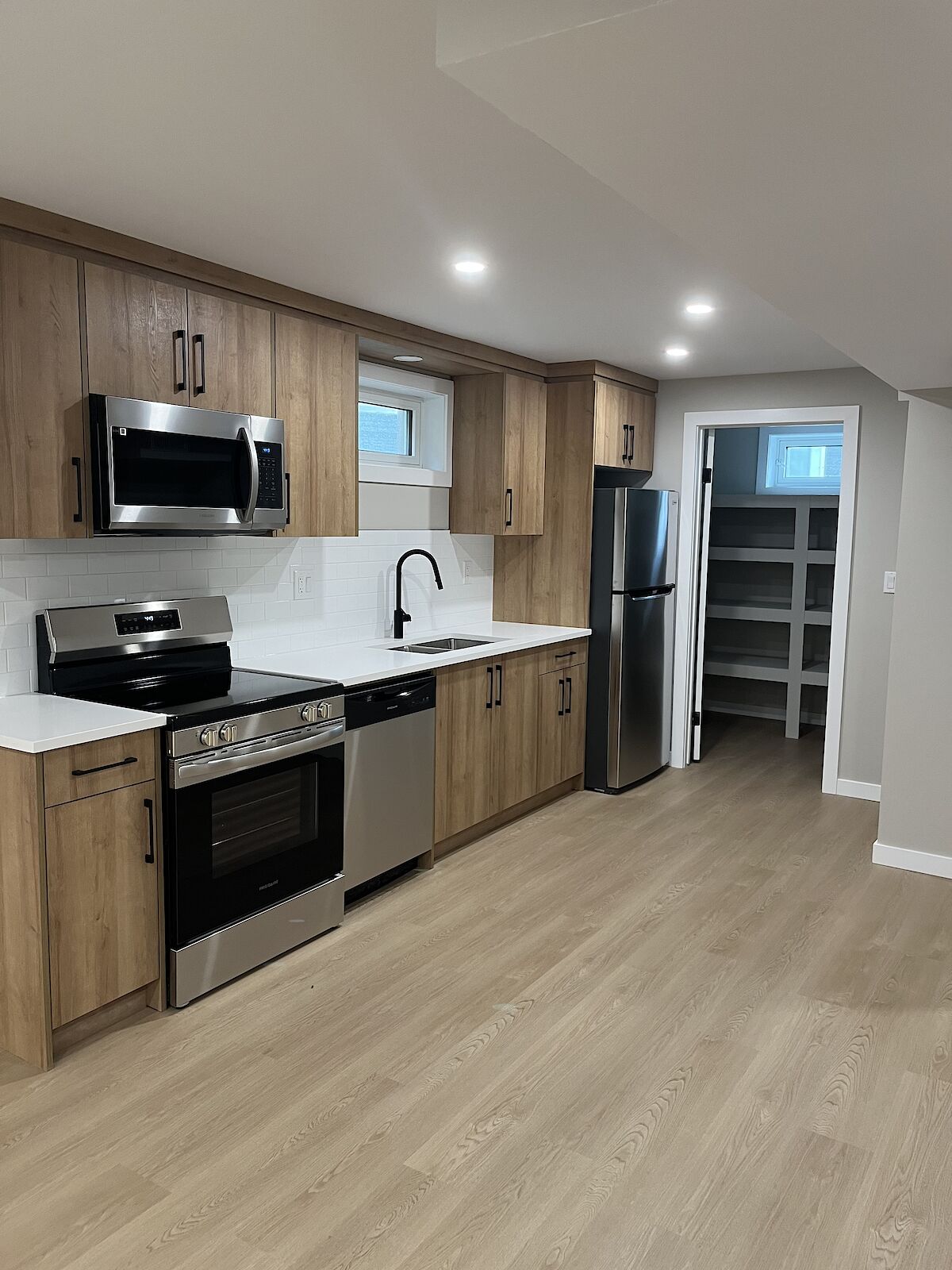 Edmonton 2 bedrooms Basement for rent. Property photo: 635511-1