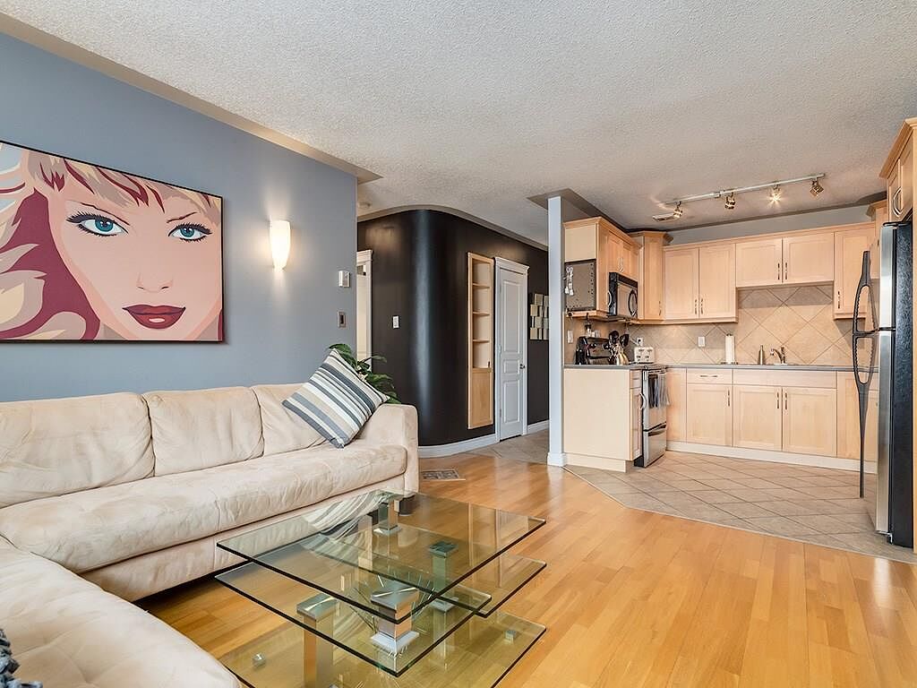 Calgary 2 bedrooms Condo Unit for rent. Property photo: 635647-1