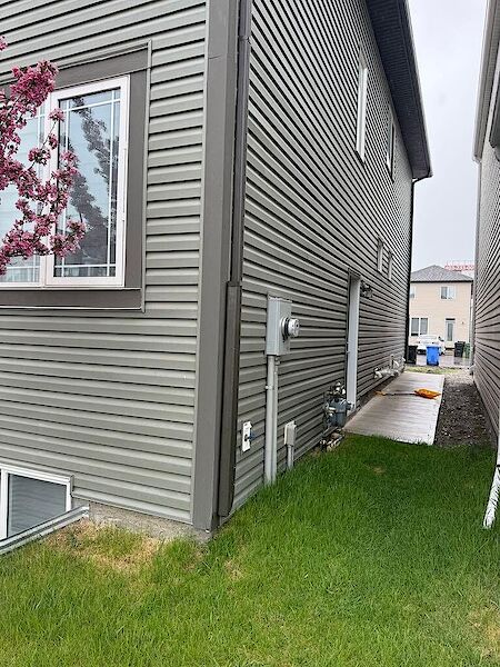Calgary 2 bedrooms House for rent. Property photo: 635713-2
