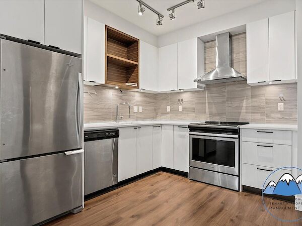 Burnaby studio Condo Unit for rent. Property photo: 635751-2