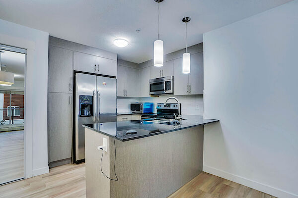 Calgary 2 bedrooms Condo Unit for rent. Property photo: 635752-2