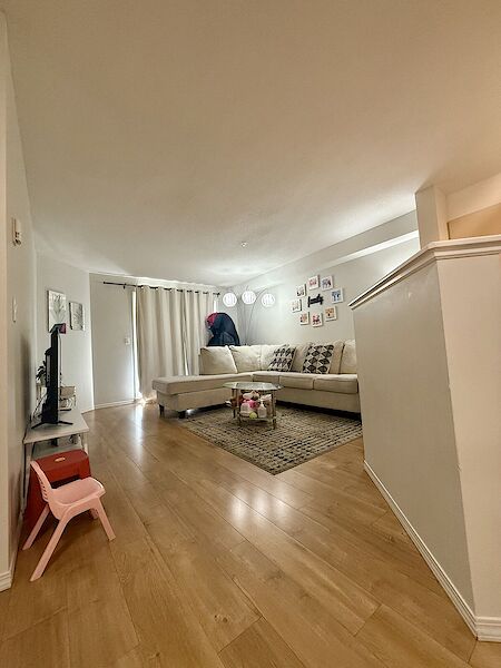 Calgary 2 bedrooms Condo Unit for rent. Property photo: 635866-3