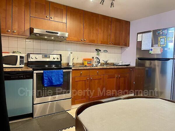 Edmonton 2 bedrooms Basement for rent. Property photo: 635913-3