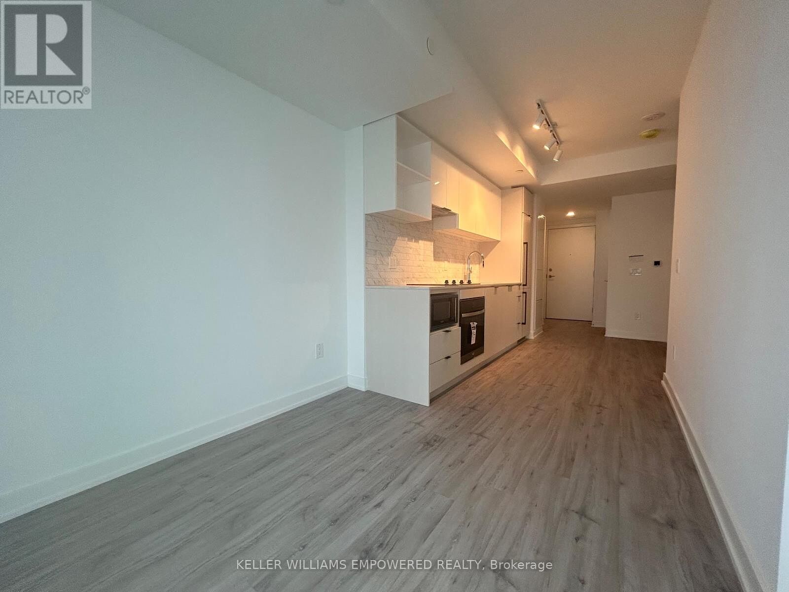 Toronto 2 bedrooms Apartment for rent. Property photo: 635954-1