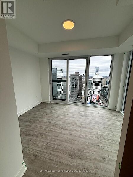 Toronto 2 bedrooms Apartment for rent. Property photo: 635954-3