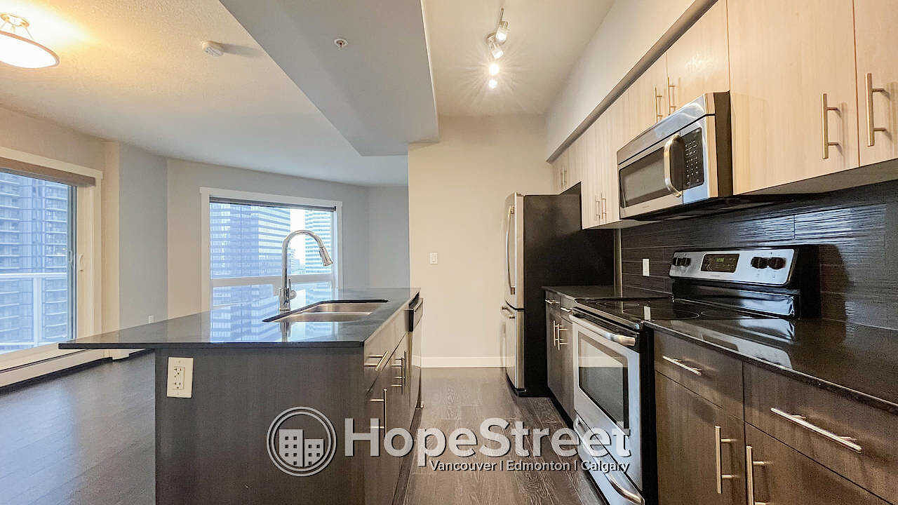 Edmonton 2 bedrooms Condo Unit for rent. Property photo: 636067-1