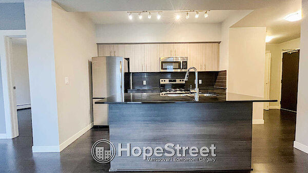 Edmonton 2 bedrooms Condo Unit for rent. Property photo: 636067-2
