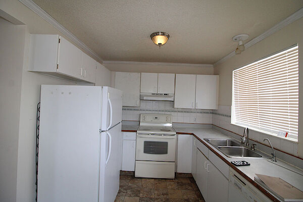 Calgary 4 bedrooms House for rent. Property photo: 636125-2