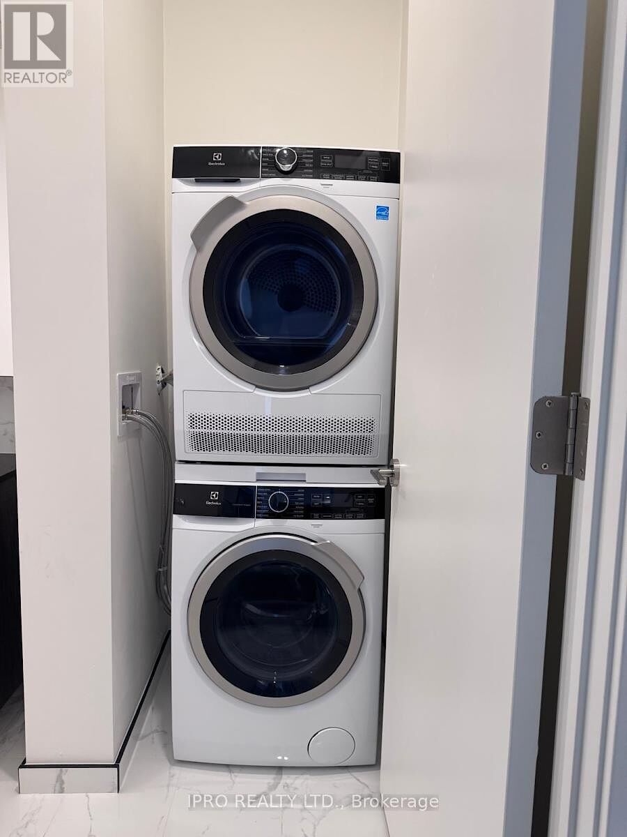 Toronto 2 bedrooms Apartment for rent. Property photo: 636161-1
