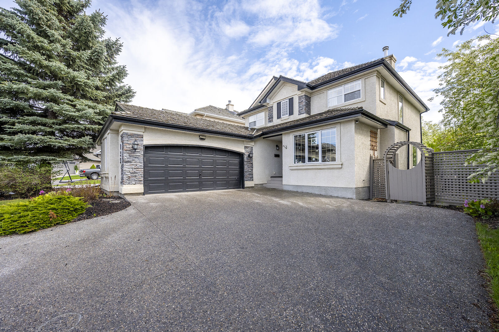 Calgary 4 bedrooms House for rent. Property photo: 636164-1