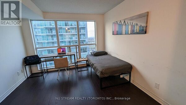 Toronto studio Apartment for rent. Property photo: 636273-2
