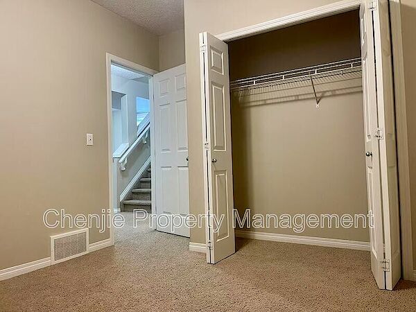 Sherwood Park 1 bedroom Room For Rent for rent. Property photo: 636335-3