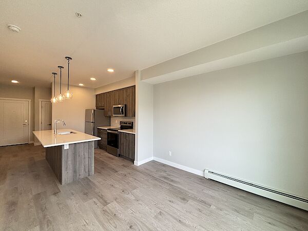 Calgary 2 bedrooms Condo Unit for rent. Property photo: 636404-3