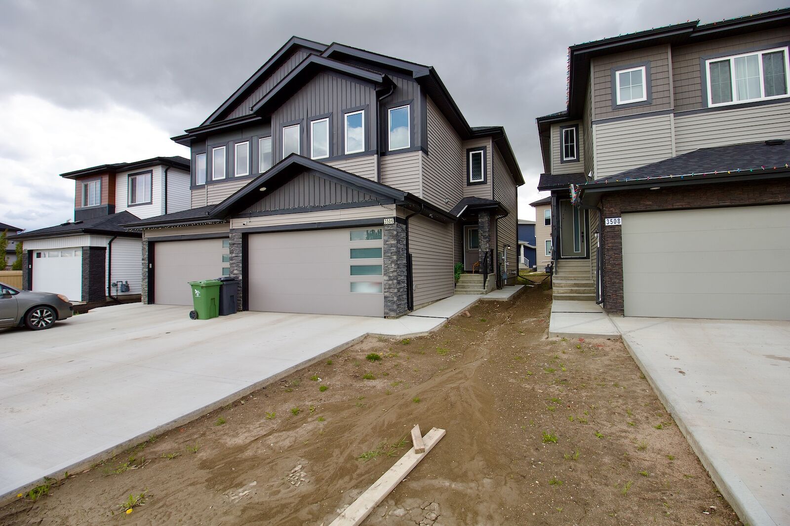 Beaumont 4 bedrooms Main Floor for rent. Property photo: 636408-1