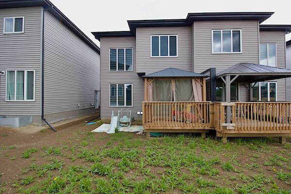 Beaumont 4 bedrooms Main Floor for rent. Property photo: 636408-2