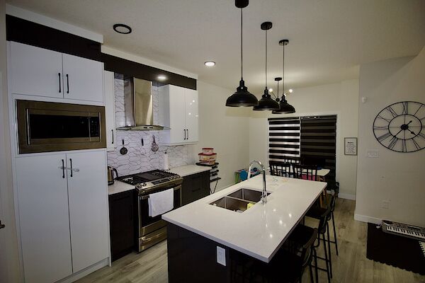 Beaumont 4 bedrooms Main Floor for rent. Property photo: 636408-3