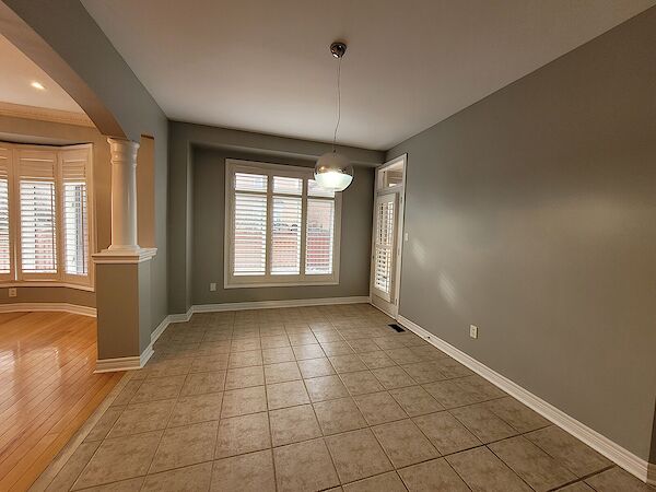 Mississauga 6 bedrooms House for rent. Property photo: 636558-3