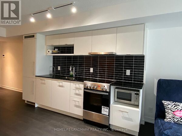 Toronto 2 bedrooms Apartment for rent. Property photo: 636560-2