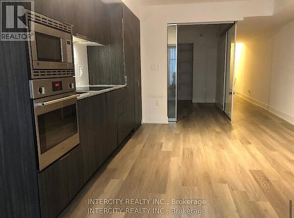 Toronto 2 bedrooms Apartment for rent. Property photo: 636632-2