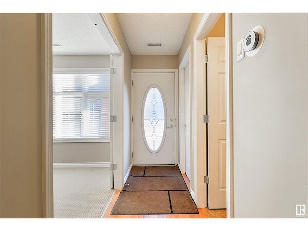 Edmonton 2 + Den bedrooms Townhouse for rent. Property photo: 636655-2