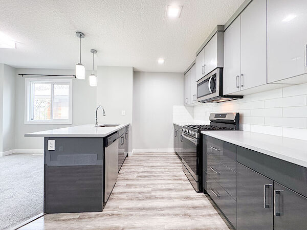 Edmonton 3 bedrooms Main Floor for rent. Property photo: 636696-2