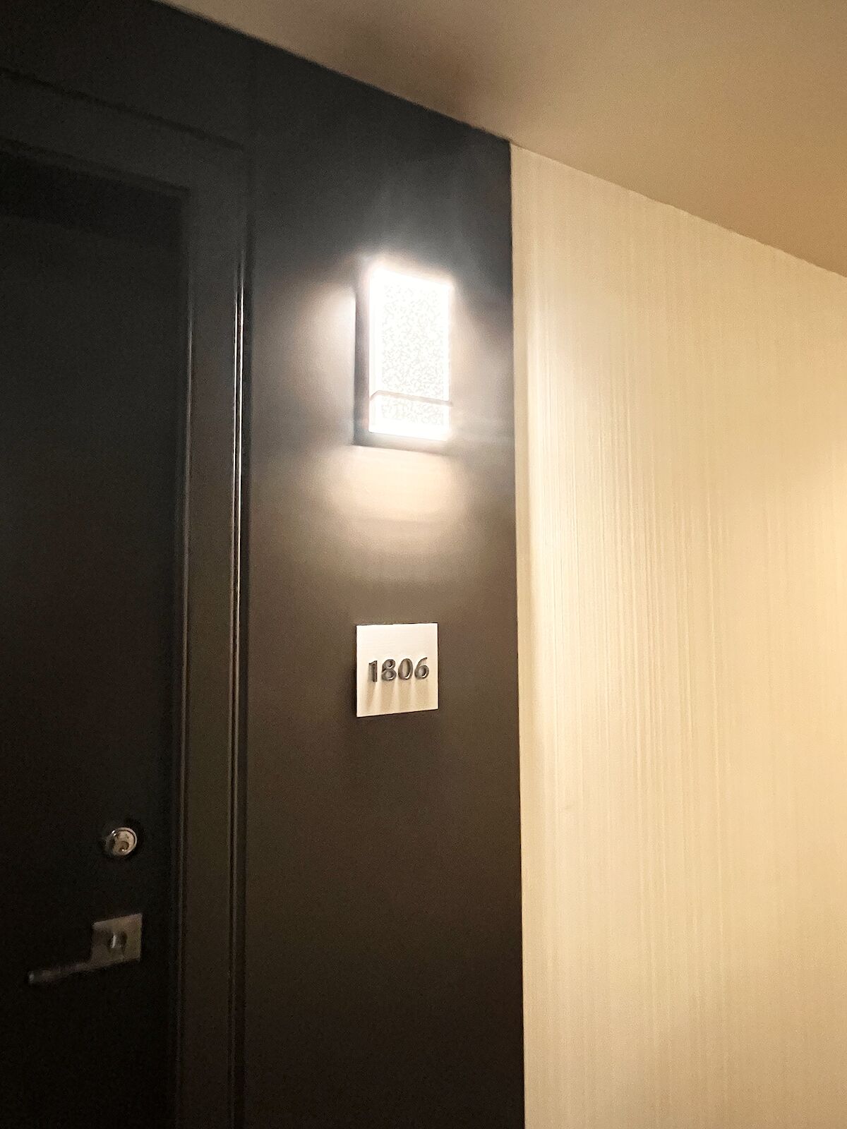 Calgary 2 bedrooms Condo Unit for rent. Property photo: 636756-1