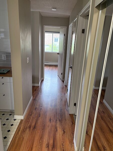 Calgary 2 bedrooms Condo Unit for rent. Property photo: 636791-3