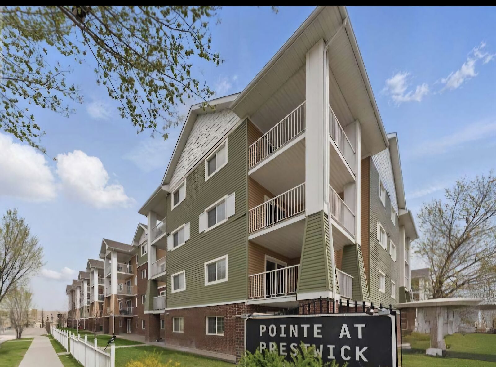 Calgary 2 + Den bedrooms Condo Unit for rent. Property photo: 636838-1