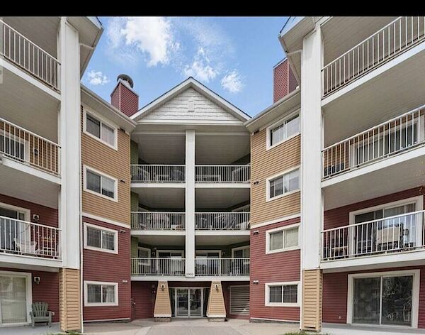 Calgary 2 + Den bedrooms Condo Unit for rent. Property photo: 636838-2