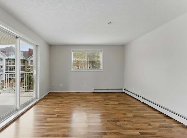 Calgary 2 + Den bedrooms Condo Unit for rent. Property photo: 636838-3