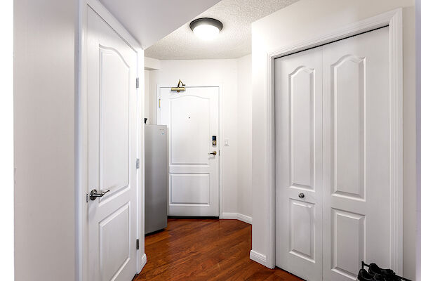 Edmonton 2 bedrooms Condo Unit for rent. Property photo: 636877-3