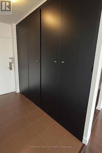 Toronto studio Apartment for rent. Property photo: 636969-3