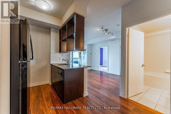 Toronto 2 bedrooms Apartment for rent. Property photo: 637051-3