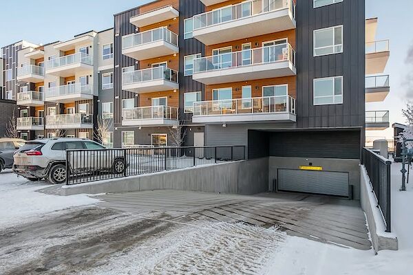Calgary 2 bedrooms Condo Unit for rent. Property photo: 637085-2