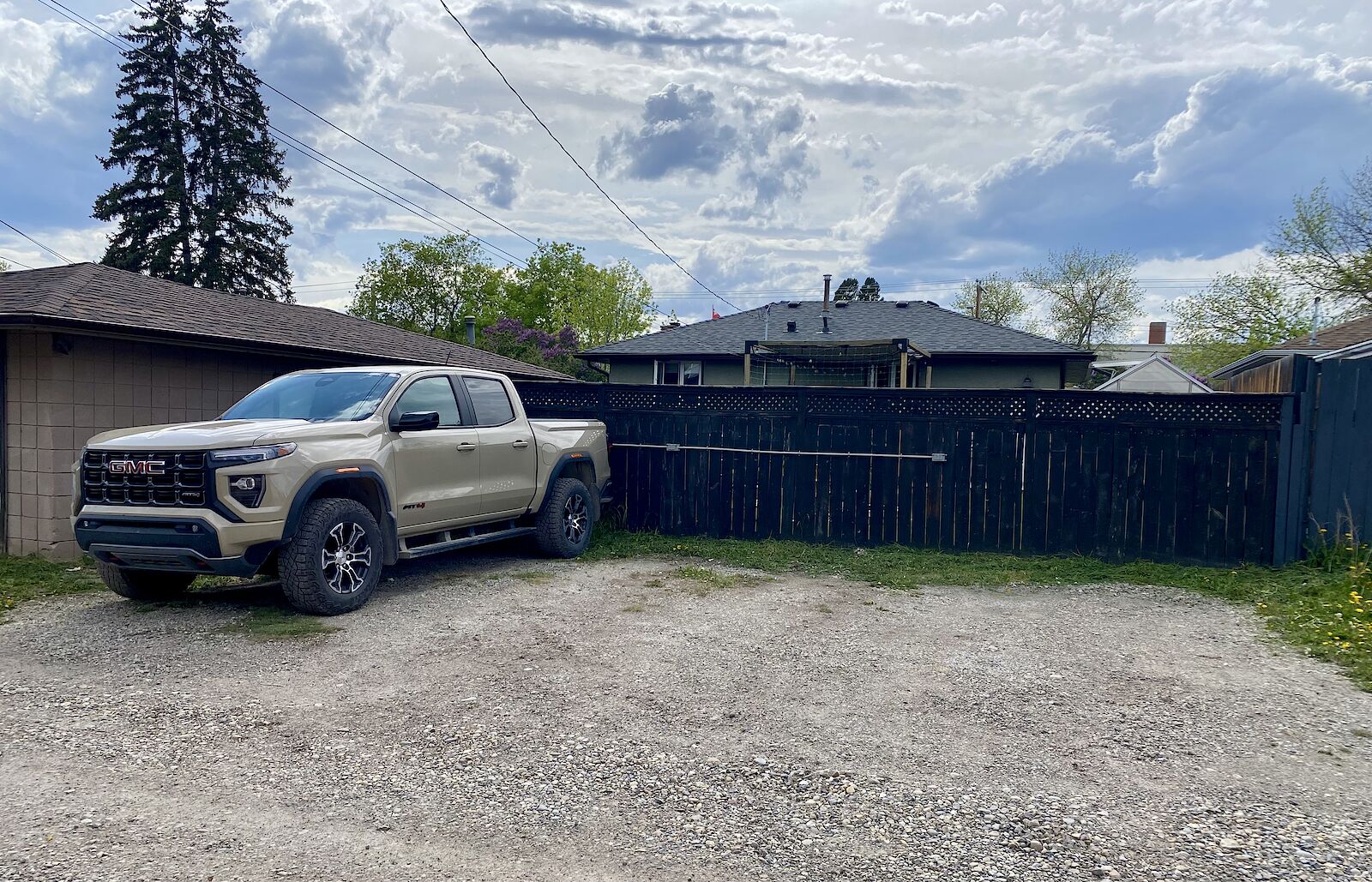 Calgary  bedrooms Parking Spot for rent. Property photo: 637107-1