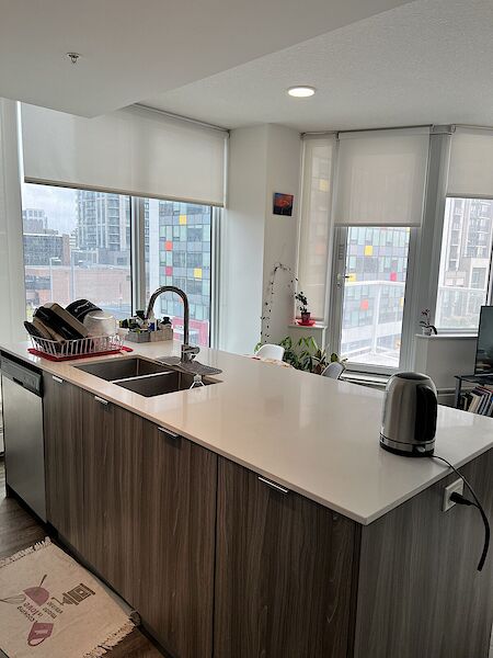 Calgary 2 bedrooms Condo Unit for rent. Property photo: 637117-3