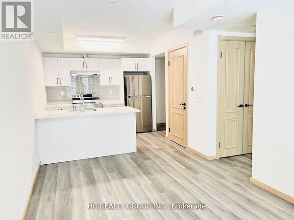 Toronto 2 bedrooms Townhouse for rent. Property photo: 637131-3