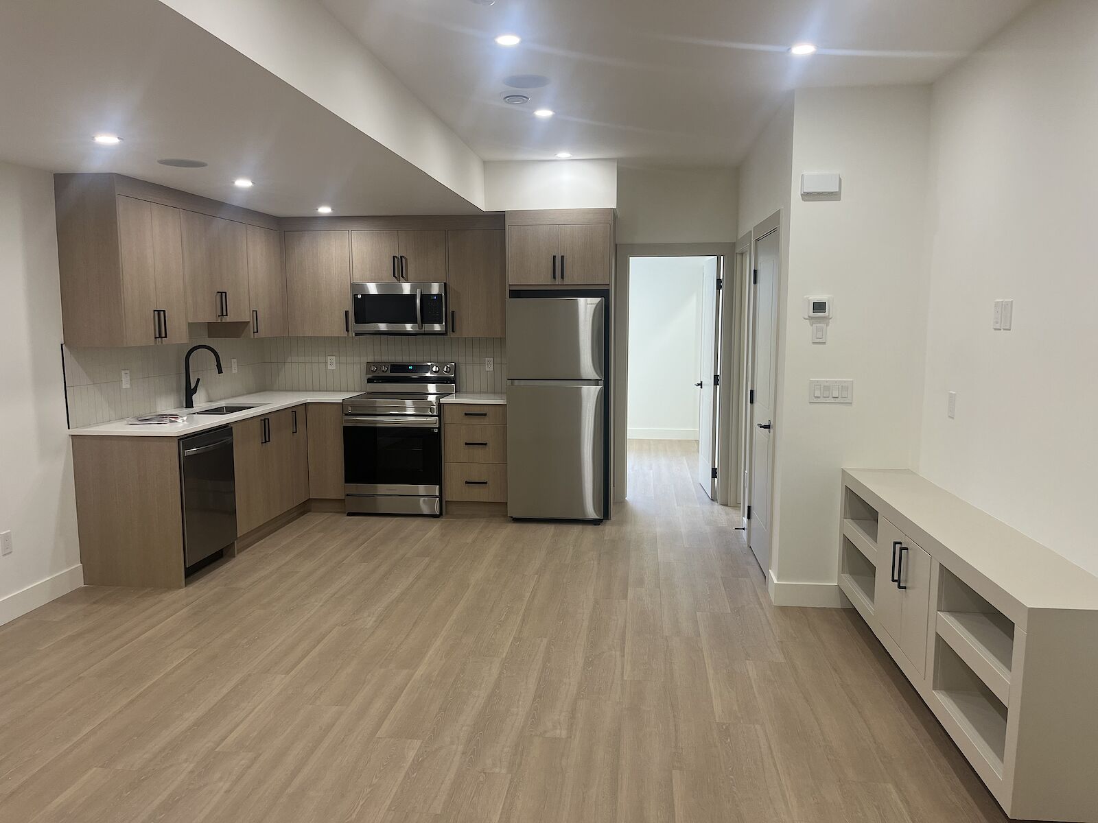 Calgary 2 bedrooms Basement for rent. Property photo: 637177-1