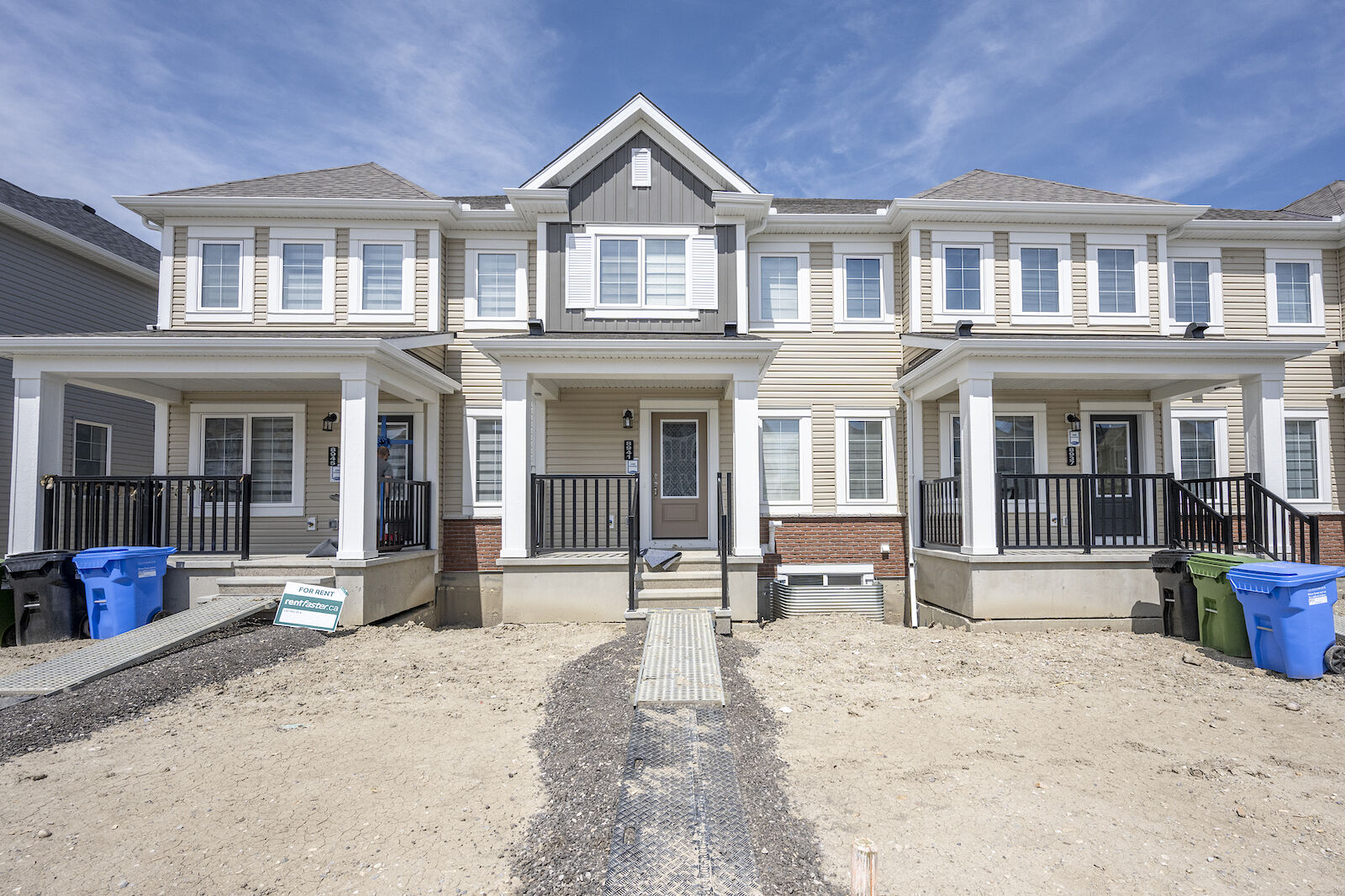 Calgary 3 bedrooms House for rent. Property photo: 637375-1