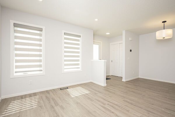 Calgary 3 bedrooms House for rent. Property photo: 637375-3