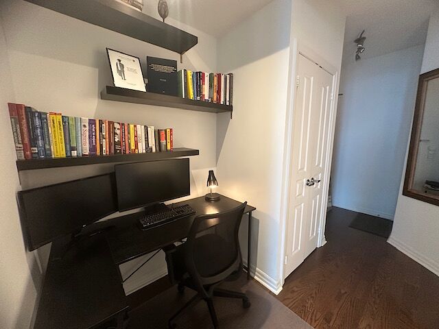 Mississauga 1 bedroom Condo Unit for rent. Property photo: 637447-1
