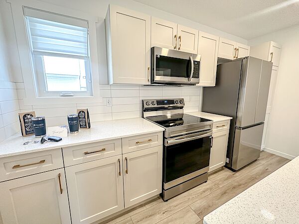 df2c1475bdd94b099f119e9c38149bed+jpg Edmonton 3 bedrooms Apartment for rent. Property photo: 637481-3