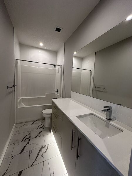 Calgary 1 bedroom Condo Unit for rent. Property photo: 637485-3
