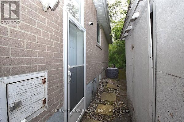 Toronto 3 bedrooms House for rent. Property photo: 637499-2