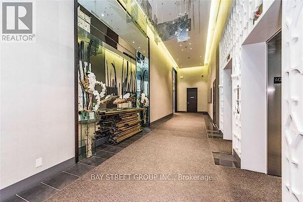 Toronto studio Apartment for rent. Property photo: 637562-2