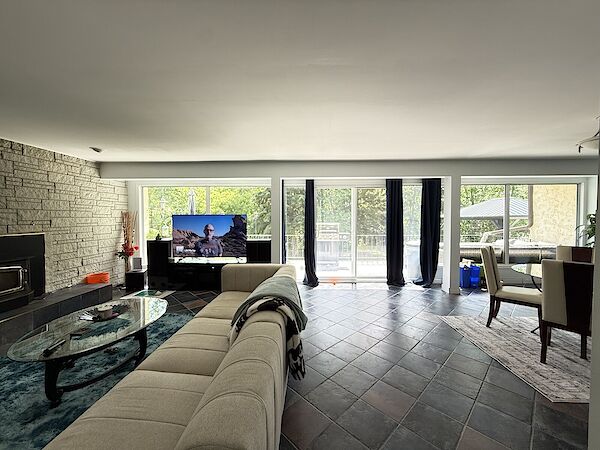 Edmonton 4 bedrooms Acreage for rent. Property photo: 637644-2