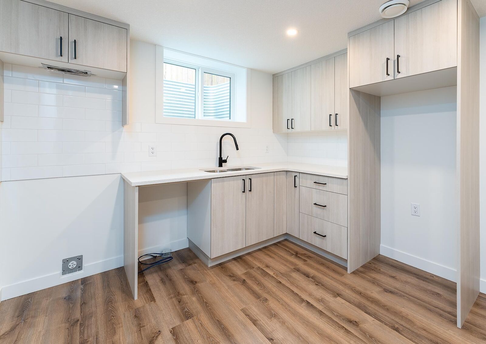 Edmonton 1 bedroom Basement for rent. Property photo: 637658-1