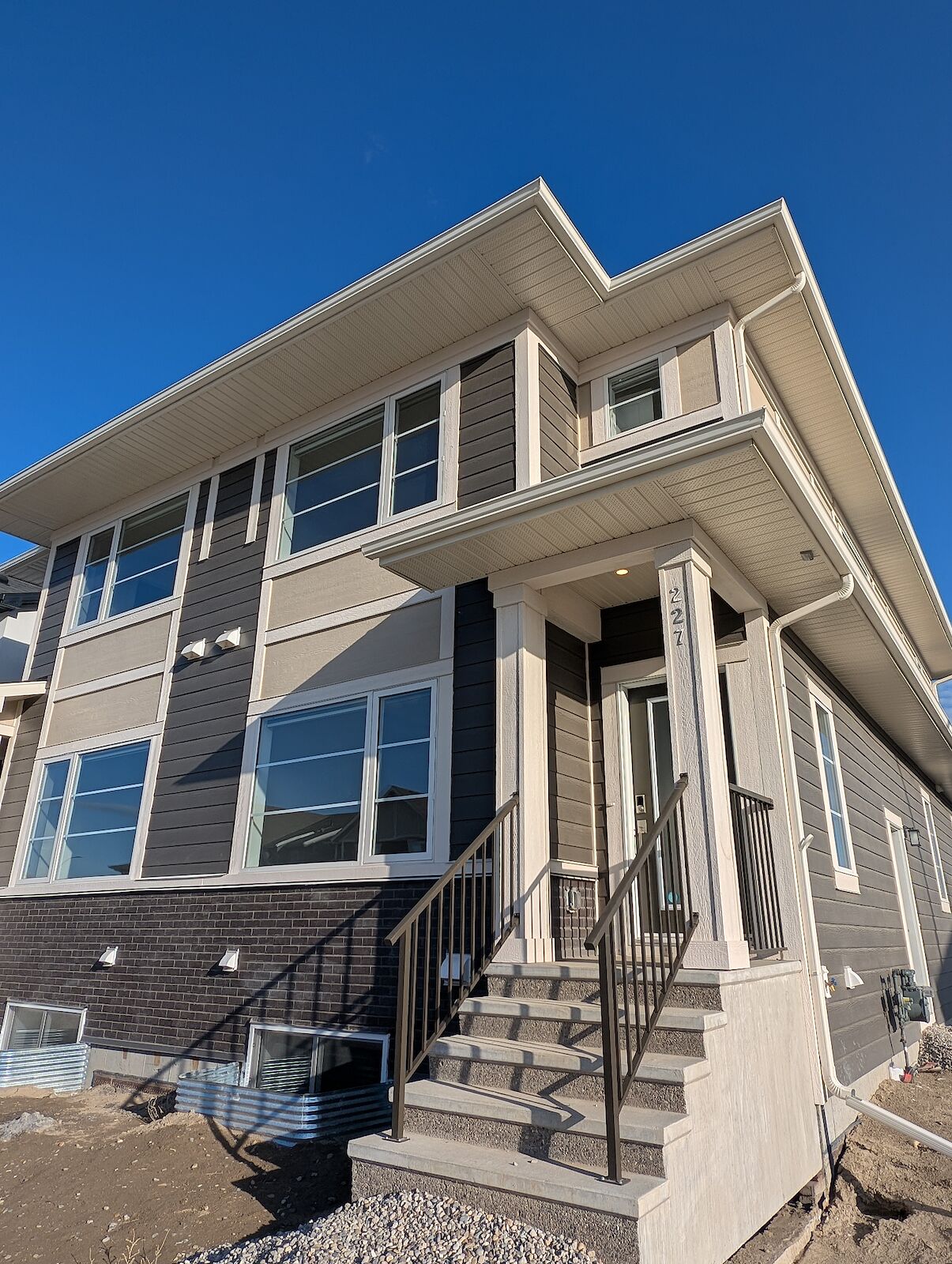 Calgary 3 bedrooms Duplex for rent. Property photo: 637712-1
